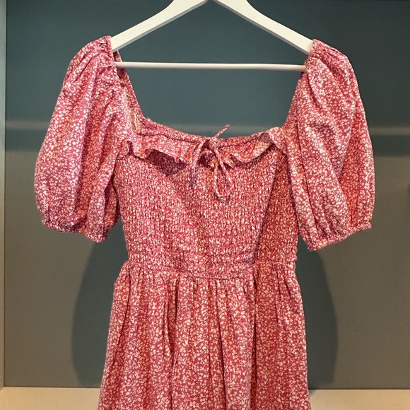 Abercrombie and Fitch dress. Pink/white floral. Size medium. Puff sleeve. Cute! - Picture 3 of 16